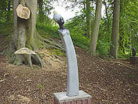 A statue in the gardens of Kasteel Keukenhof