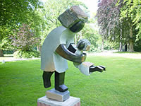 A statue in the gardens of Kasteel Keukenhof